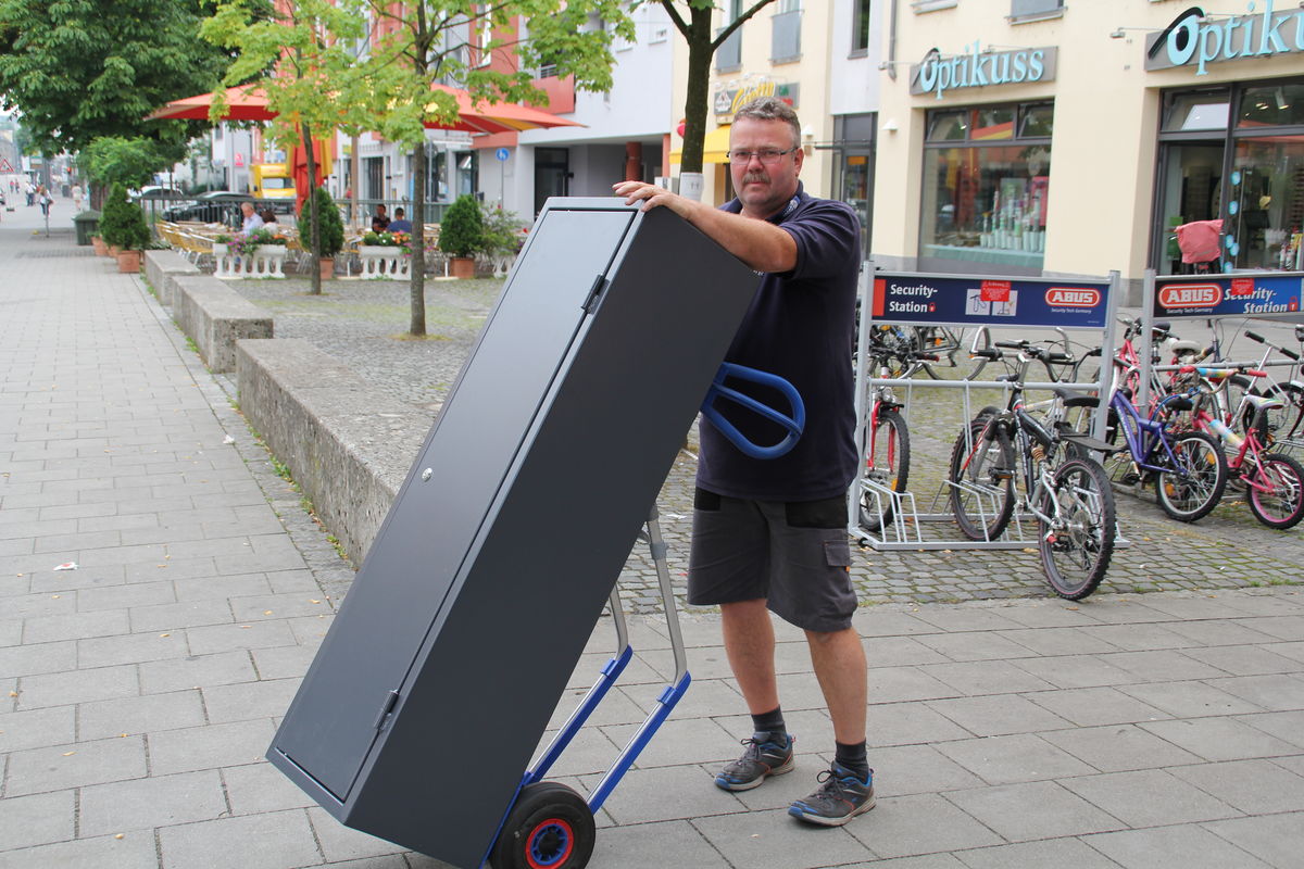 Schlüssel Fritz liefert bis zum Aufstellungsort! Schlüssel Fritz liefert bis zum Aufstellungsort!